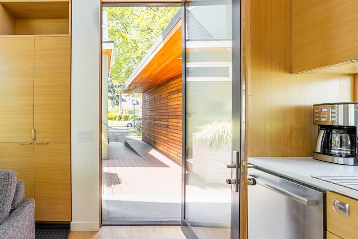 A ramp from the entry to the driveway provides easy, accessible access for all guests.