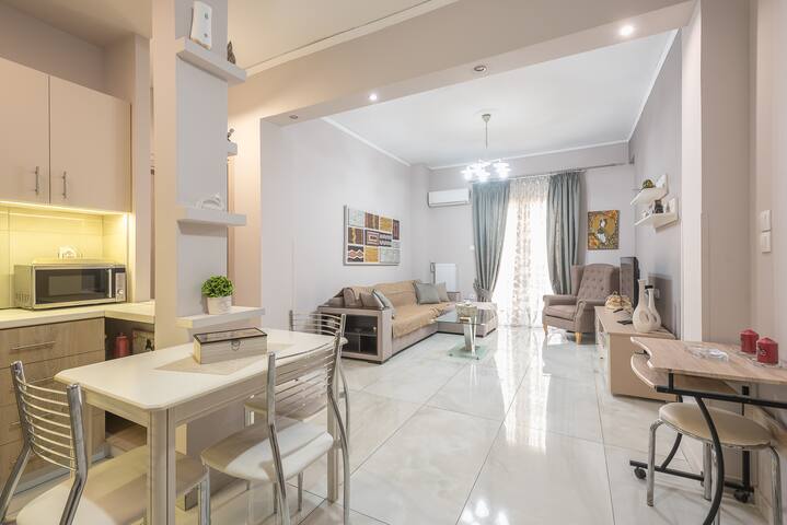 A boutique apartment at Acropolis next to metro gallery image 5