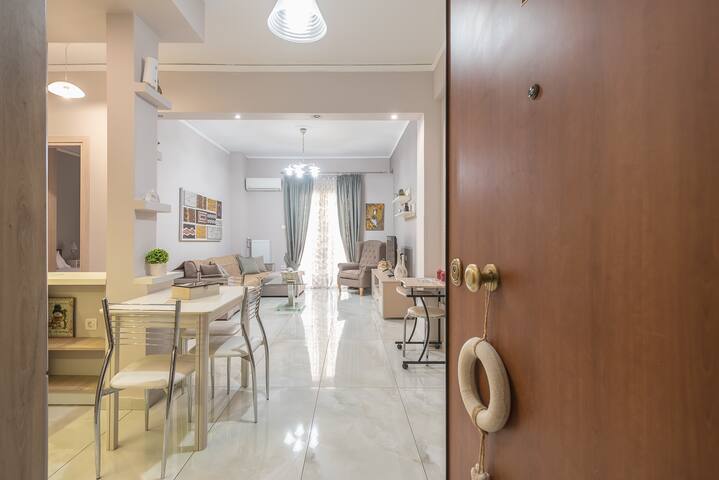 A boutique apartment at Acropolis next to metro gallery image 2