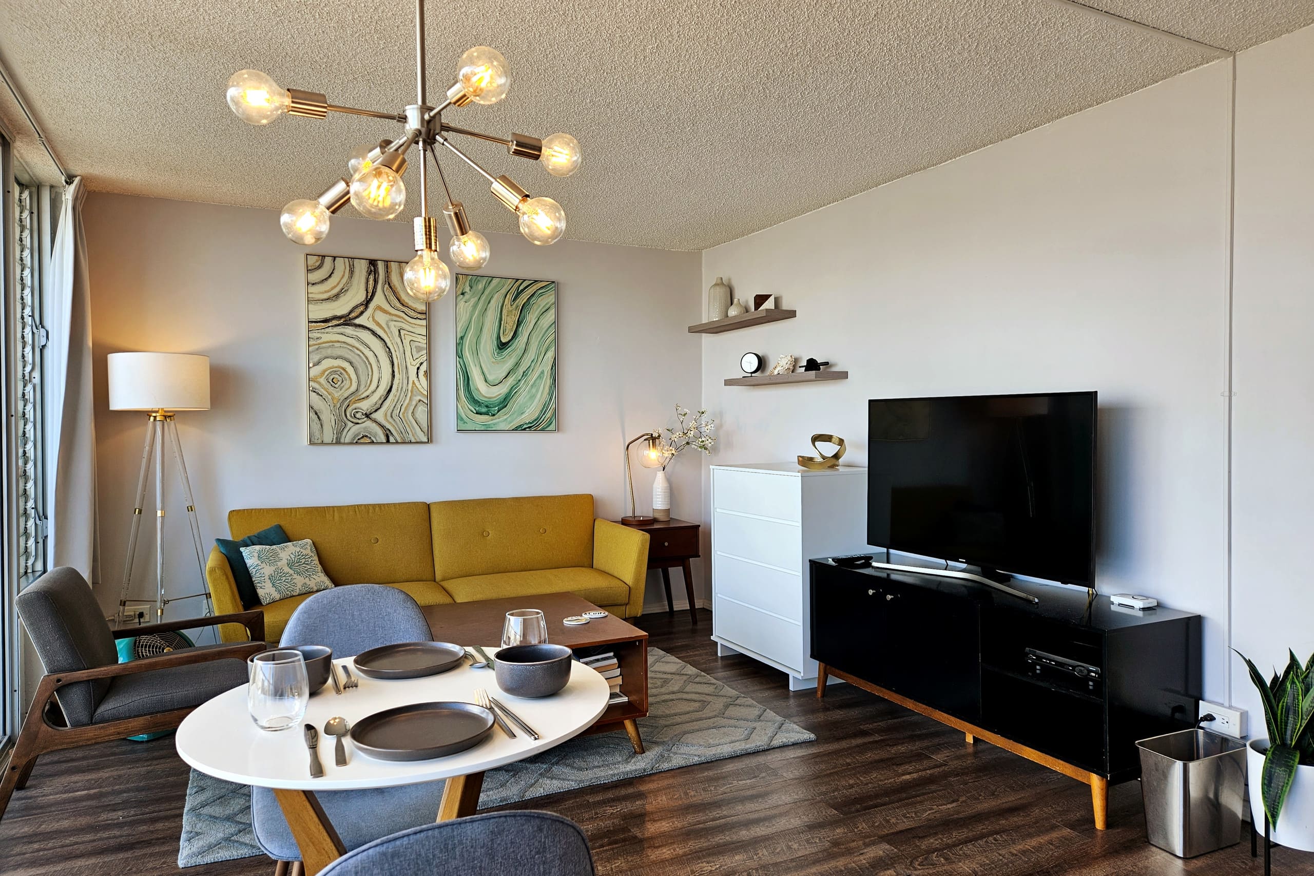 Condo in Honolulu · ★4.92 · Studio · 1 bed · 1 private bath - Image 1