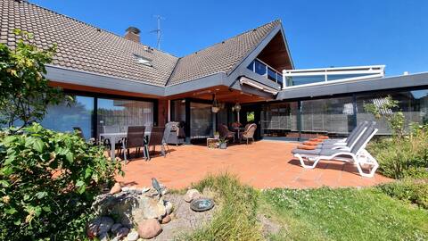 Large house with conservatory and large garden
