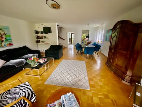 Stuttgart-Townhouse fully furnished w garden