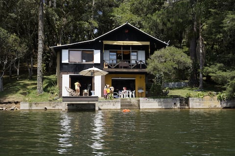 Vossoroca Lake House
3 bedrooms /8 people