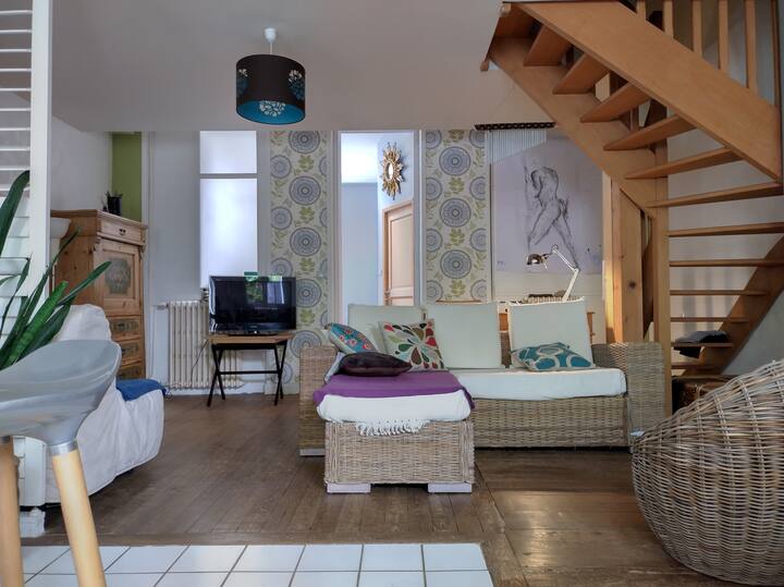 Quiet house with terrace Close to tram 1 Townhouses for Rent in Nantes, Pays de la Loire