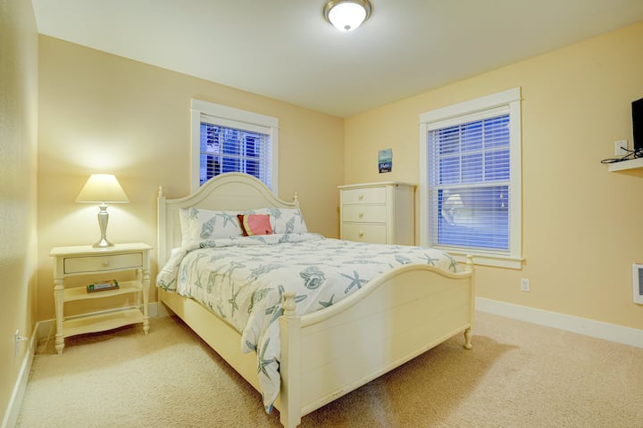 Second Bedroom on Second Floor with Queen Bed