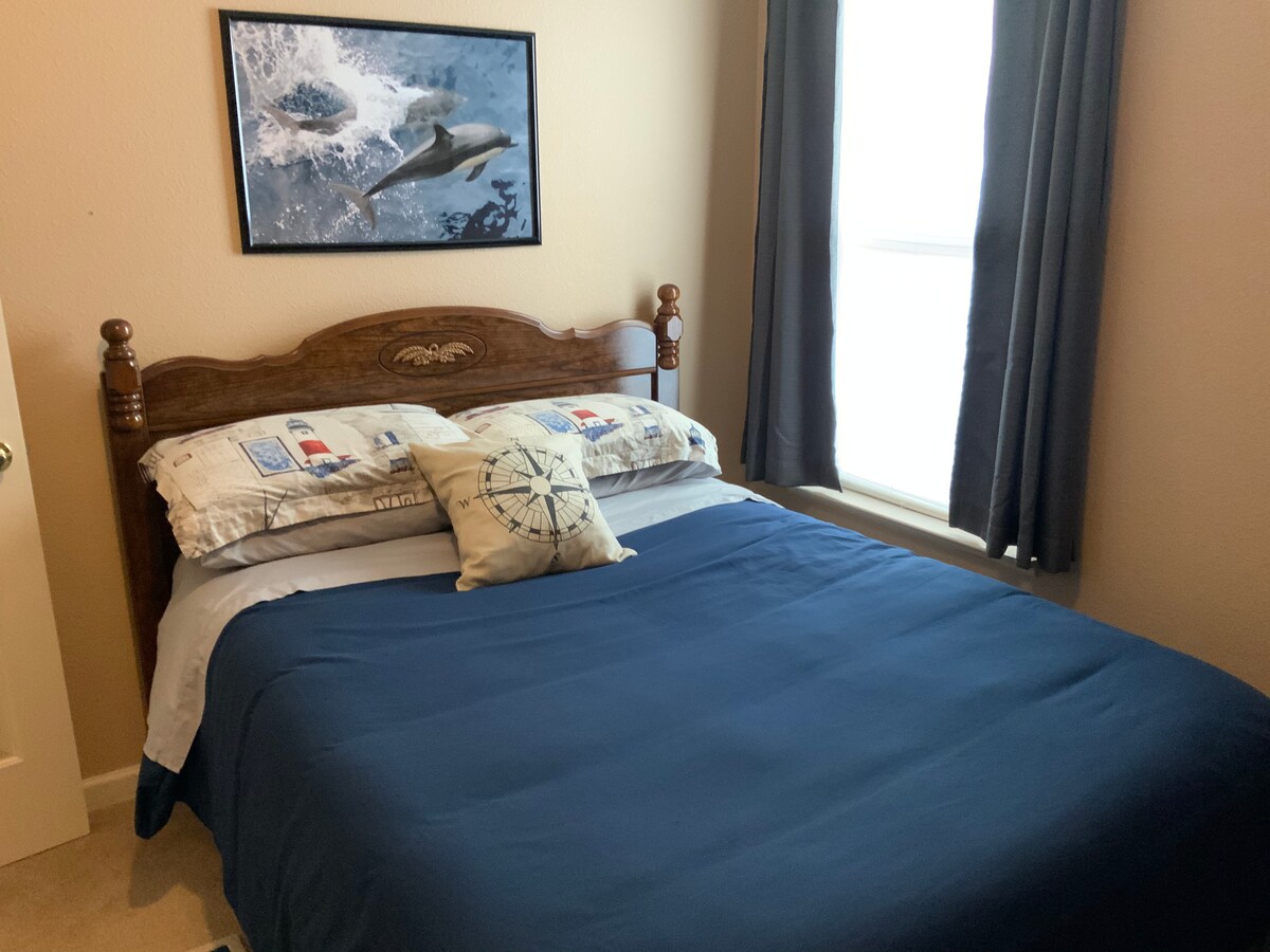 2nd private bedroom with a Posture pedic bed. Foam over the mattress and this bedroom also gets a UV light for additional sanitation.