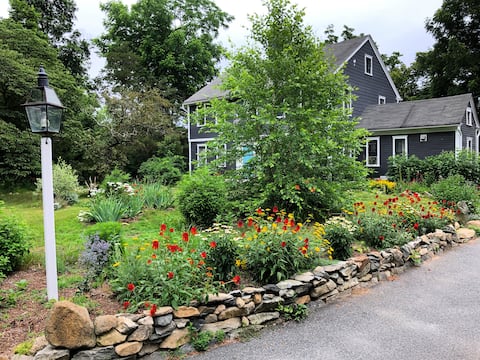 Hurricane Hill-farm cottage near Providence