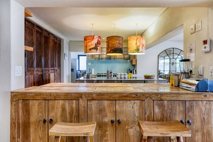 Solar-Powered Table Mountain Retreat gallery image 4