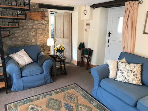 Top Airbnb: A peaceful cottage near Wells and Cheddar in Somerset