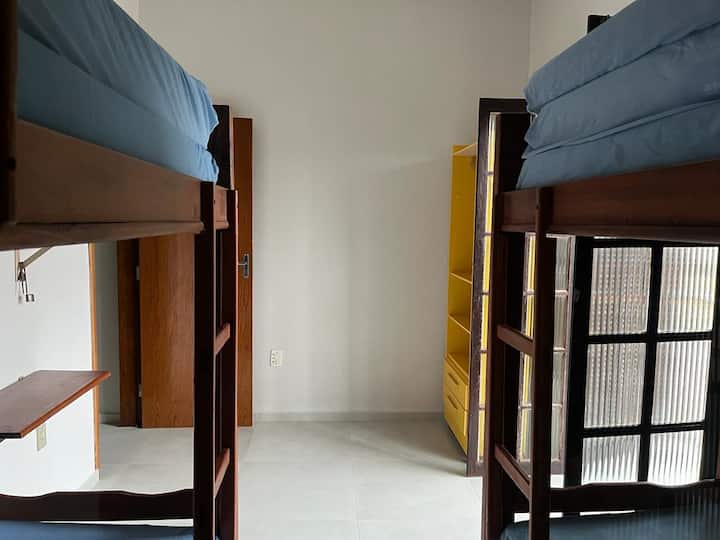 חדר שינה שני - קומה עליונה