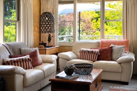 Lake Daylesford Cottage