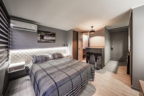 Design, Tech, Comfort & Location D305