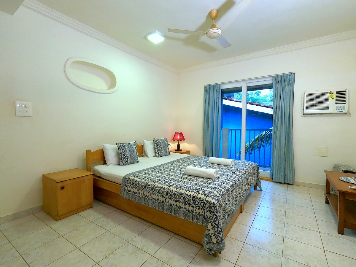 Glavna spavaća soba sa spojenom kupaonicom