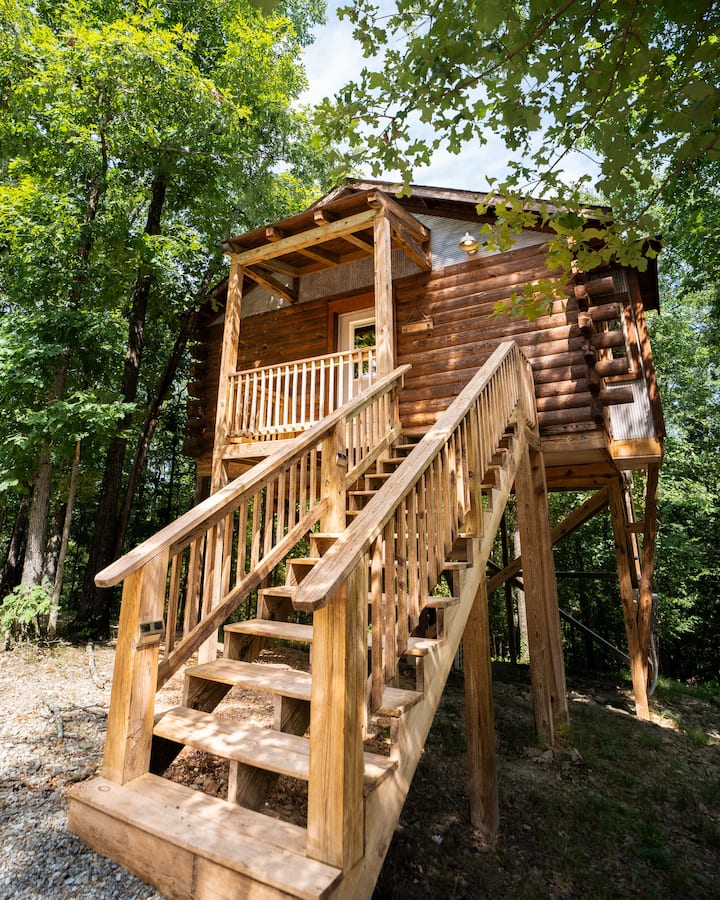 Mountain Air Treehouse Winter Room Rates Treehouses for Rent in Hot