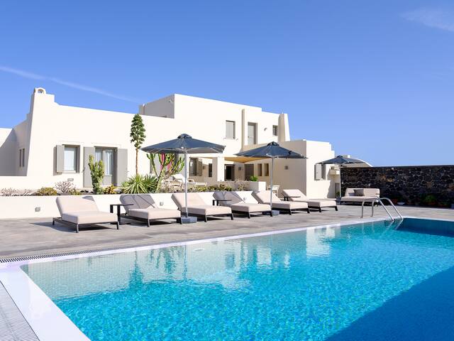 Home of Lilies gallery image 2