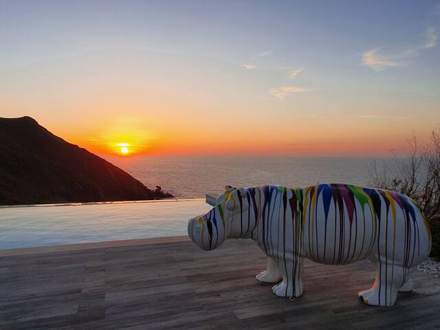 Three bedroom villa with an infinity swimming pool gallery image 3