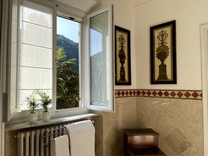 Villa San Francesco - Banjë e Red Damask