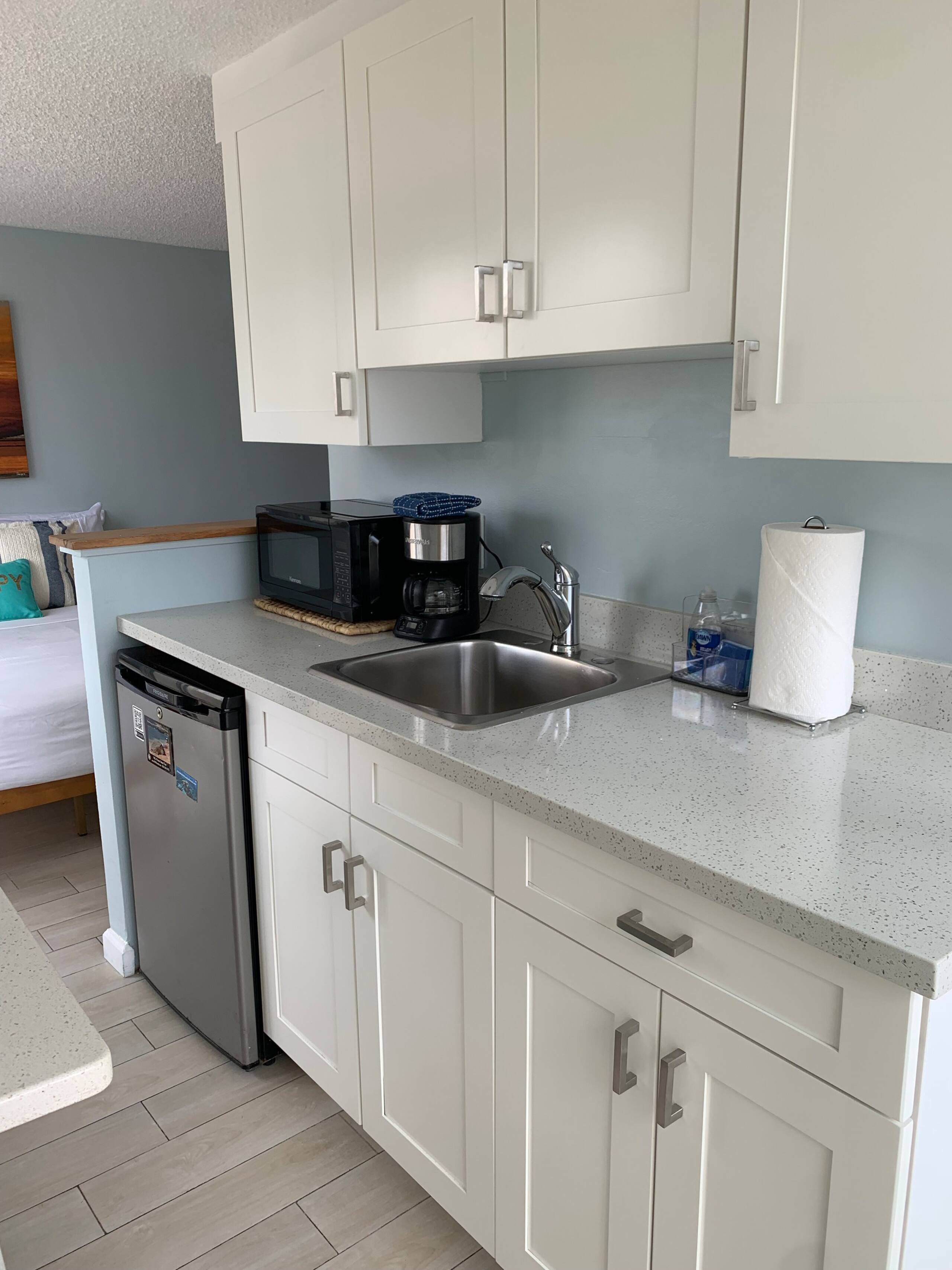 Condo in Honolulu · ★4.65 · Studio · 1 bed · 1 shared bath - Image 11
