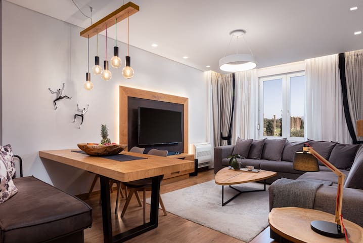 Acropolis Grand Residence, Stunning Views