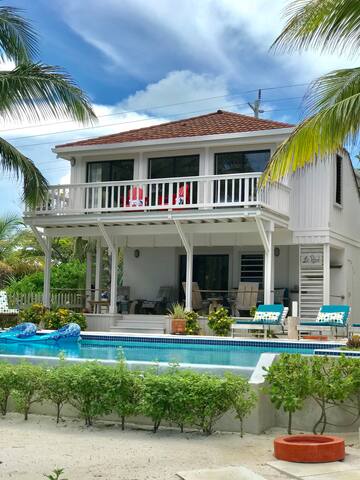 2 BR Oceanfront Suite w Pool in Great Location