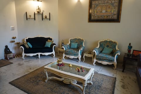 Bright stylish 1 room in Heart of City-Chandigarh