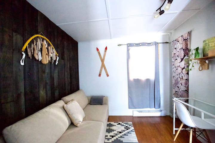 Charming waterfront Tiny House