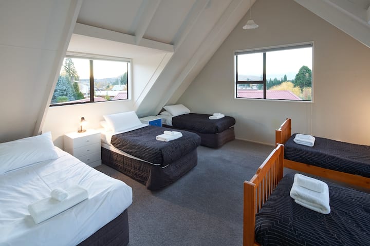 Vitanda 5 vya mtu mmoja, ghorofani