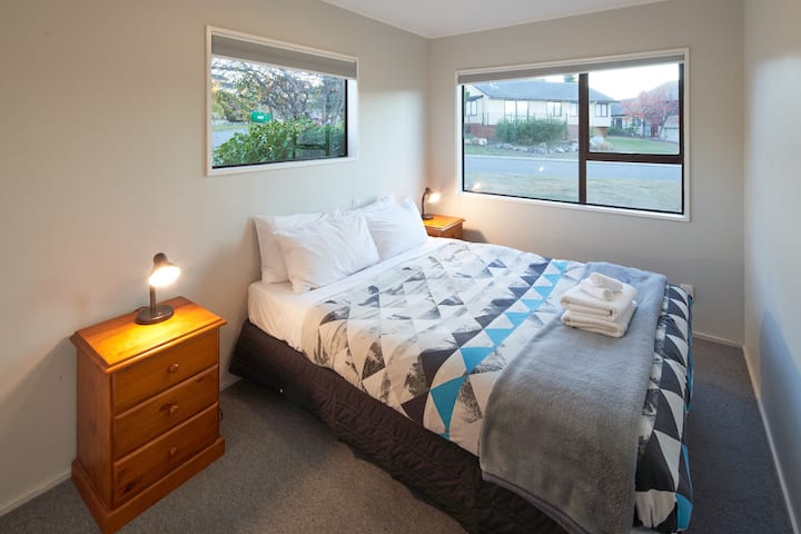 Chumba cha kulala cha malkia ghorofani