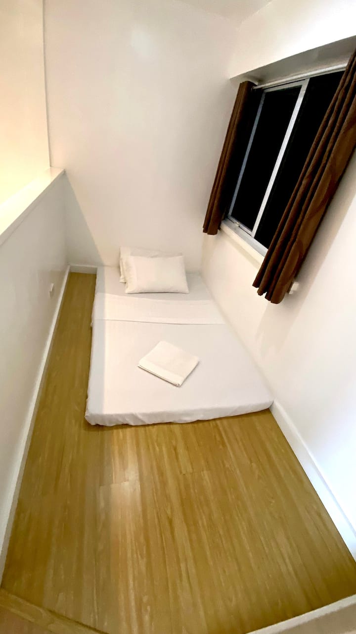 Chumba safi na rahisi cha kulala