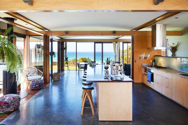 Sea Pearl on Boomerang Beach, Pacific Palms. gallery image 5