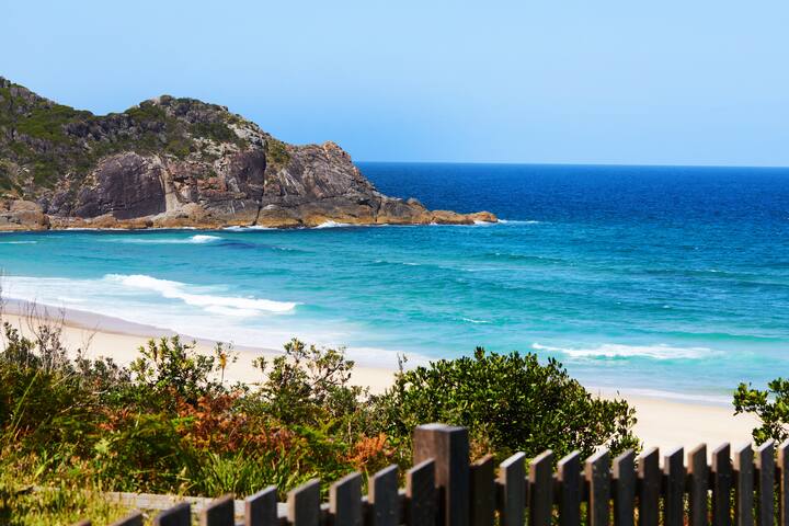 Sea Pearl on Boomerang Beach, Pacific Palms. gallery image 2