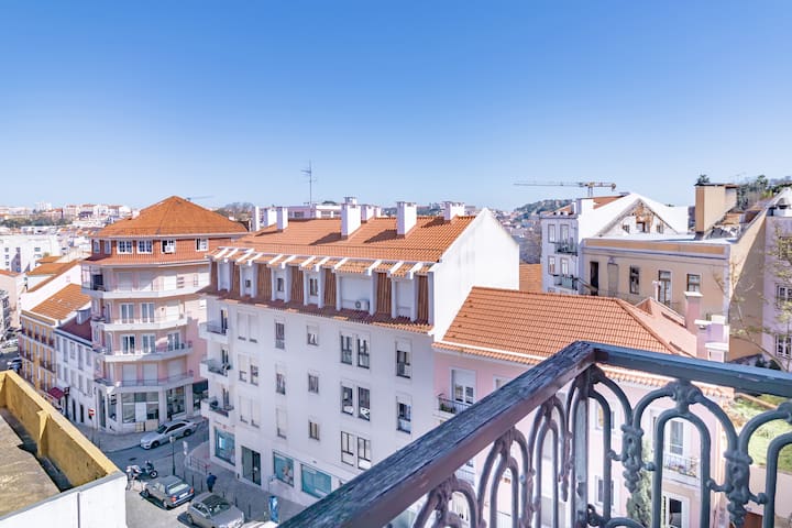 Large Bairro Alto 2 up to 22guests by Central Hill