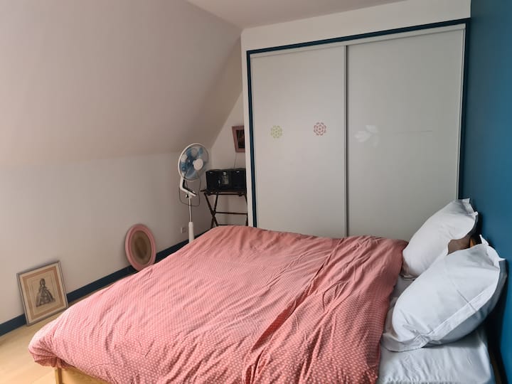 chambre 2  au 2eme étage lit 180cm