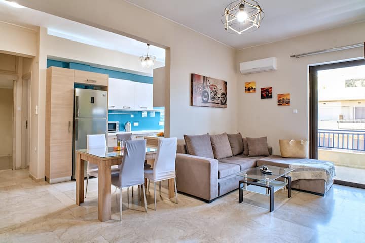 Modern Apartment, just 70 meters from the sea!