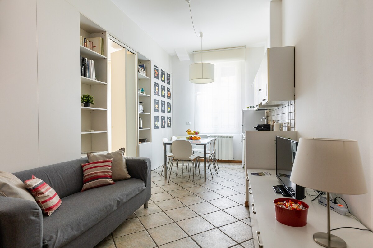 Popular Airbnb listing: Portobello Apartments Int.3 Strategic location. in Bologna