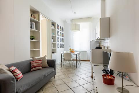Popular Airbnb listing: Portobello Apartments Int.3 Strategic location. in Bologna