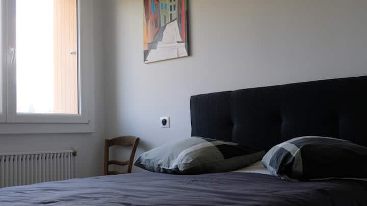 dormitorio 1: cama tamaño king 190x140