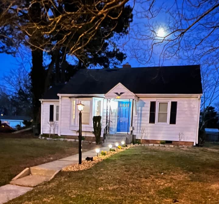 89 "The Cedars!" Huge Yard, Wash/dry Dishwasher - Hampton, VA