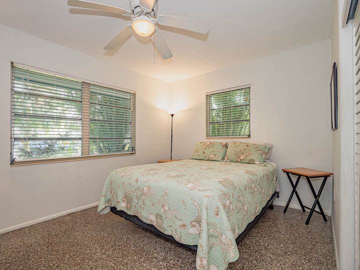 Საწოლი 152 × 203 სმ