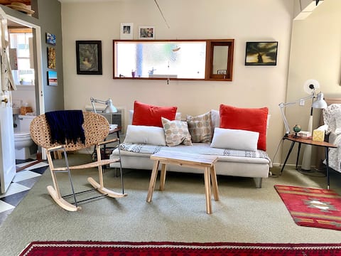 Top Airbnb: Studio Cottage in Highland Park