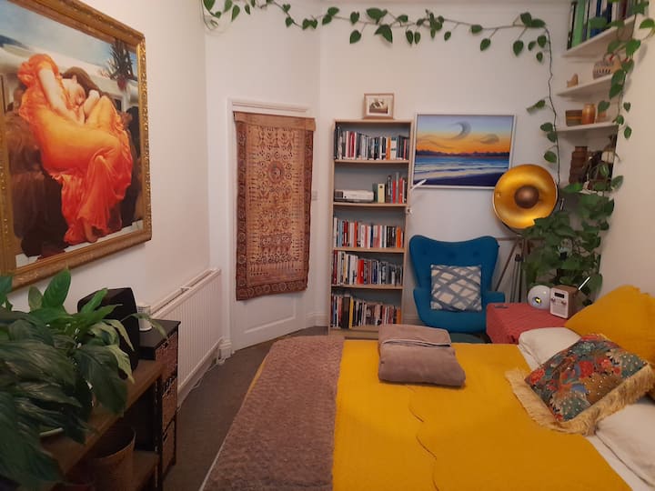 Private Room in Brighton & Hove Seaside Location Apartments for