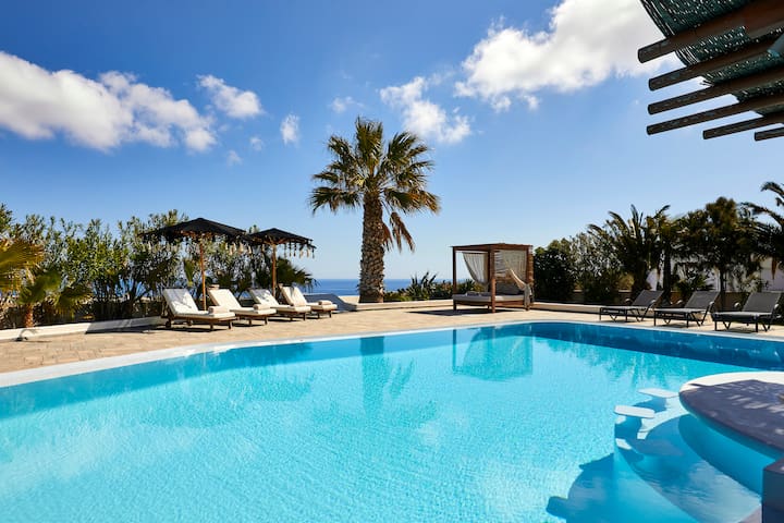 7 Bedroom Villa- Private Pool, Breakfast Incl Maid gallery image 5