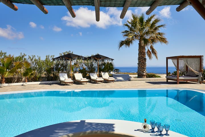 Aquaria 7 BDR Villa-Pool &Jacuzzi, Breakfast Incl.