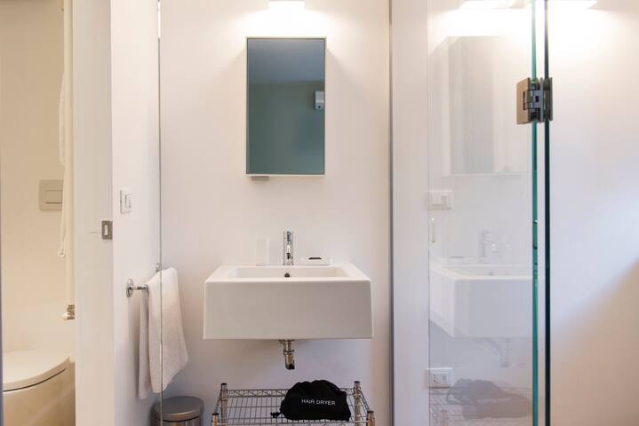 Nerino 5 Terrace | Brera Apartments gallery image 4