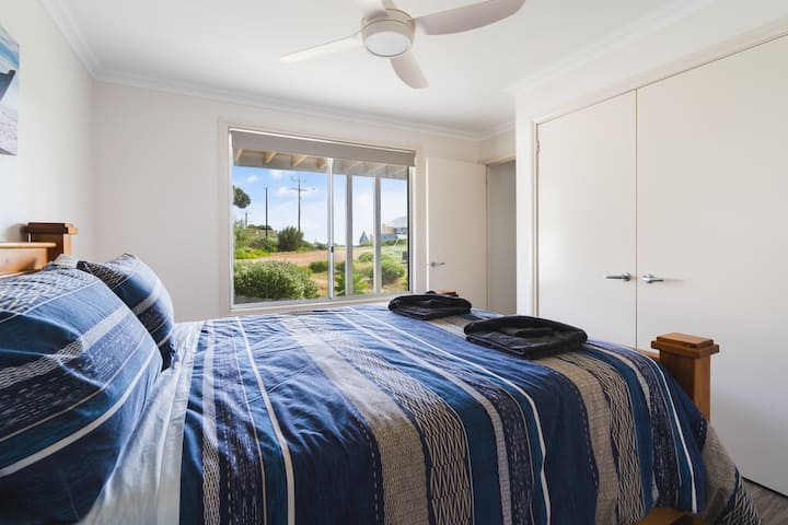 غرفة نوم في الطابق السفلي 2 