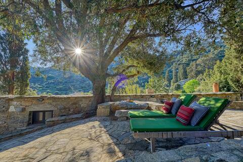 Authentic Ikarian stone house - the Pirate house