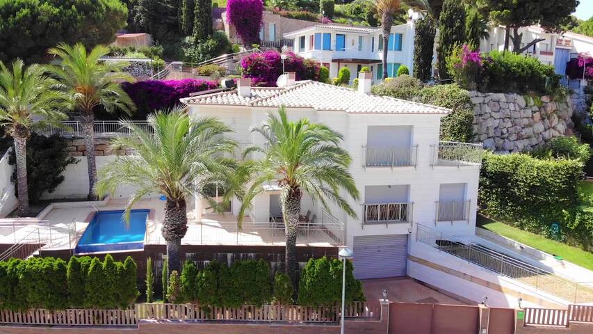 CostaBrava Beautiful house with pool with sea view gallery image 2