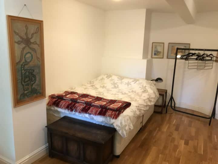 One bedroom in basement with private entrance ‹ SpareRoom