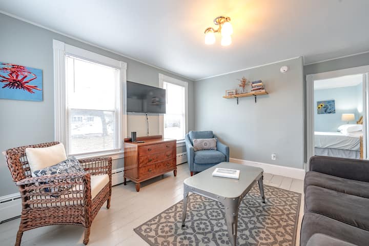 Sun Splashed- 2 Br, 1 Block From Willard Beach - Portland, ME