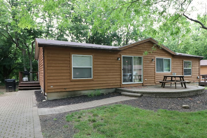 Island Club Home Rentals managed Airbnb listing 2